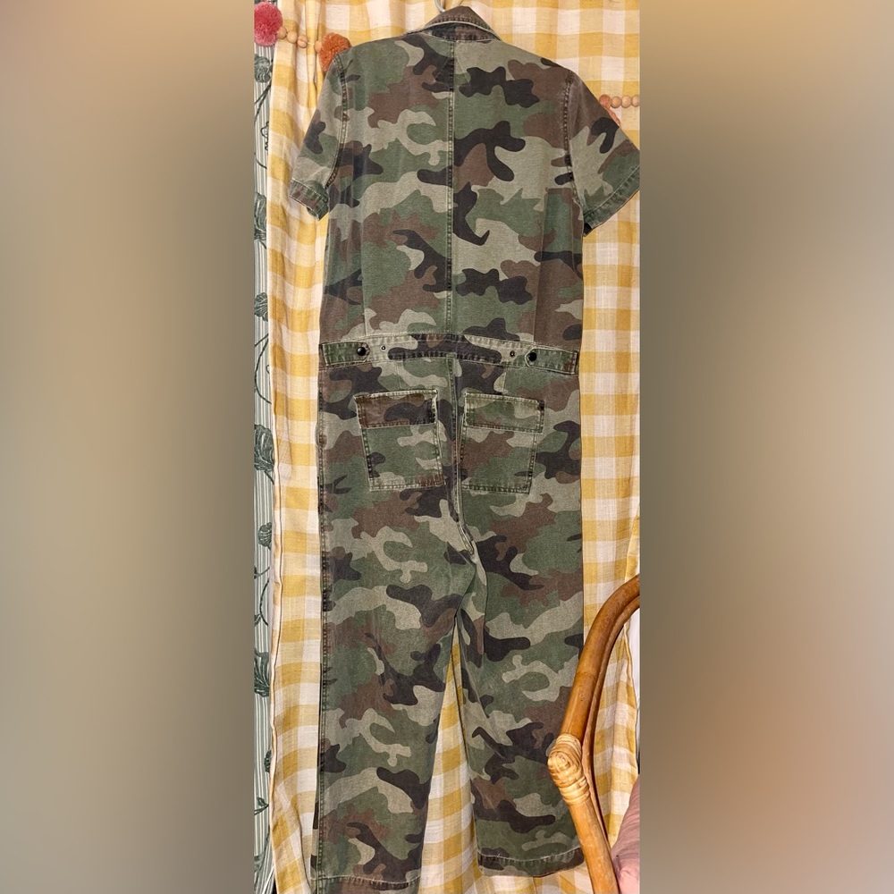 Urban outfitters camo boiler suit jumpsuit M/L super cute & flattering EUC - Picture 2 of 6